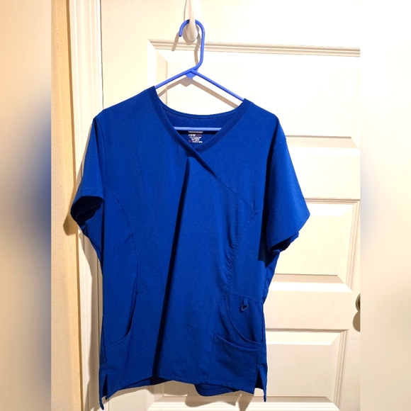 Women's Scrub Top - Picture 1 of 3